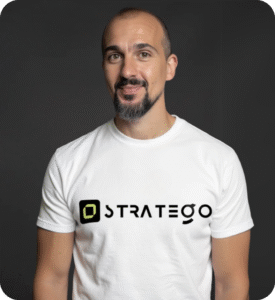 Consultor de marketing representando estrategias de SEO local y visibilidad digital en Pontevedra.